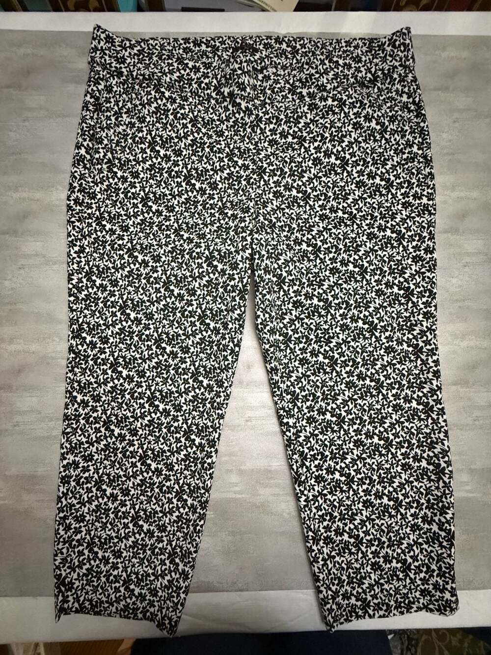 Lane Bryant The Allie Black and‎ White Floral Jacquard Ankle Pants Size 26 XXL